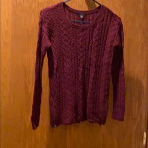 Women’s light weight American Eagle sweater